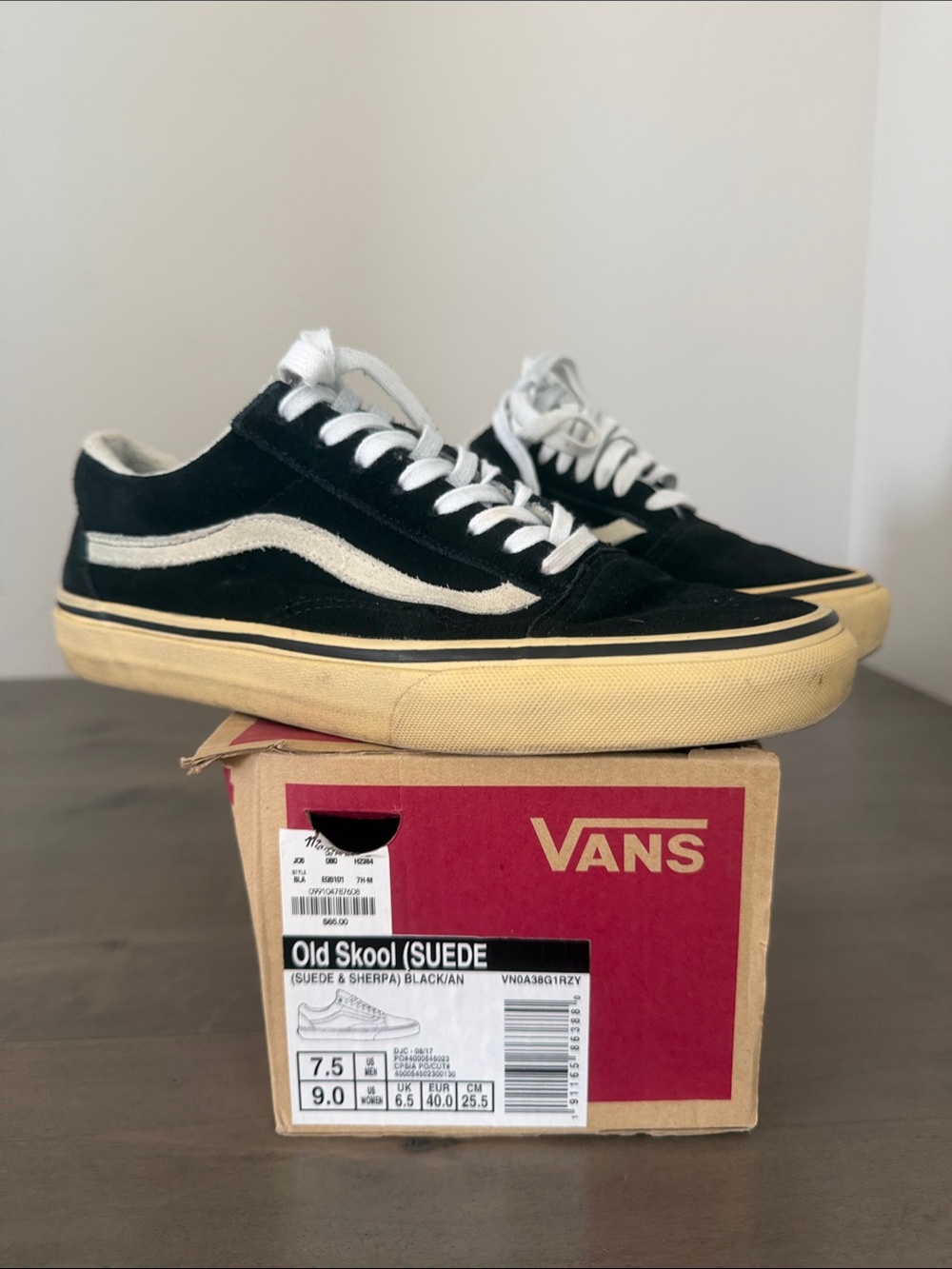 Vans Old Skool Suede Black with Sherpa